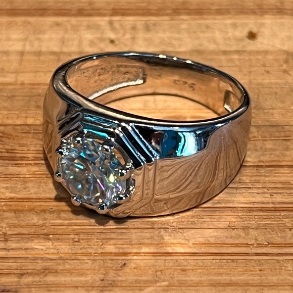 2.06 Ct Vvs1` Round White Ice Moissanite Octagon Men's Ring - Picture 3 of 14